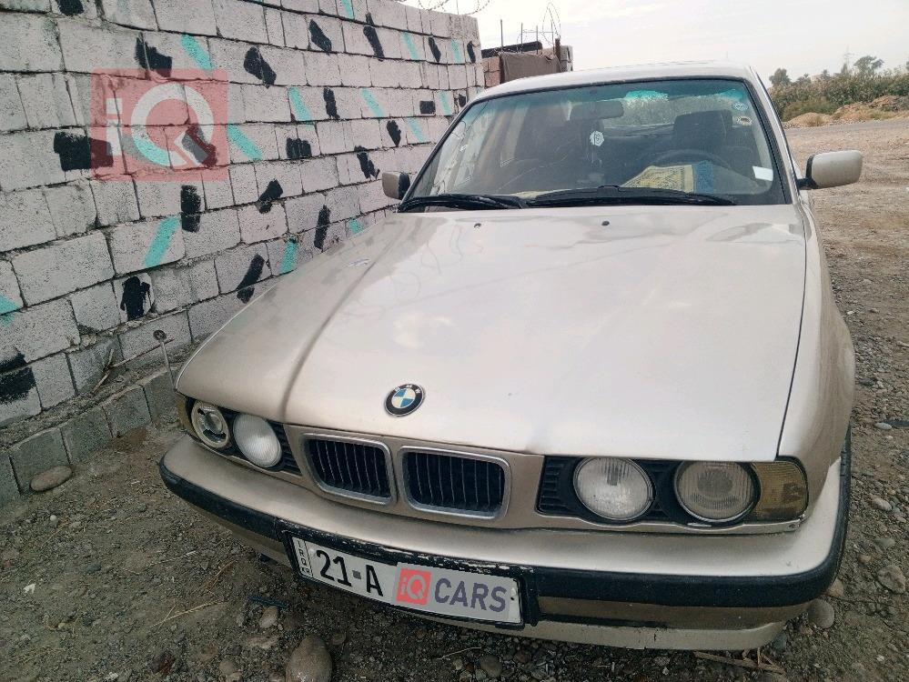 بی ئێم دەبڵیو سیریەس 5